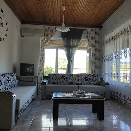 Πανσιόν Maksi Ngjelo